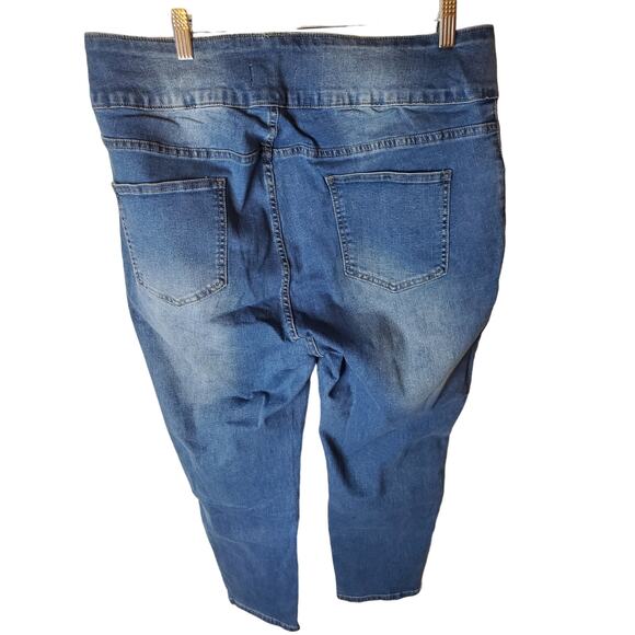 BloomChic Medium Wash 3-Button Jeans, NWT, Size 18 - Picture 3 of 6